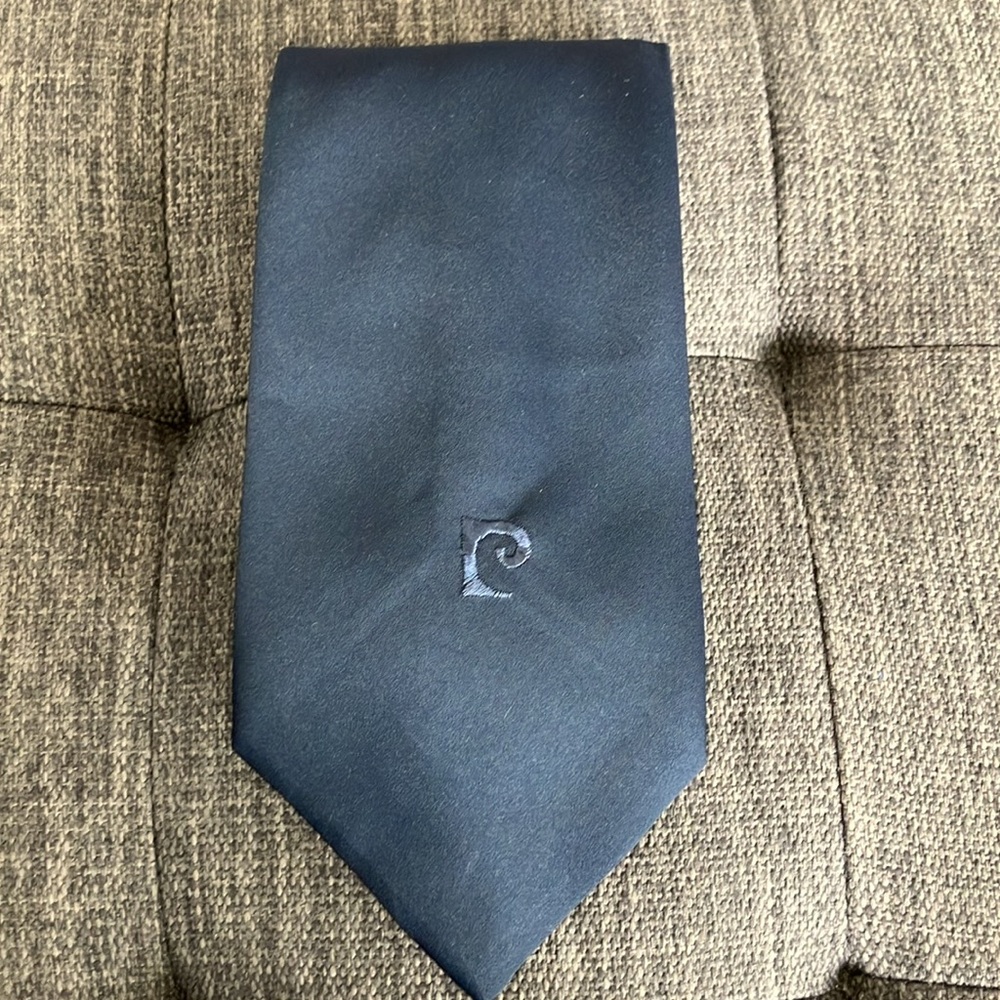3/$18 Vintage Pierre Cardin logo Navy Blue Classic Tie